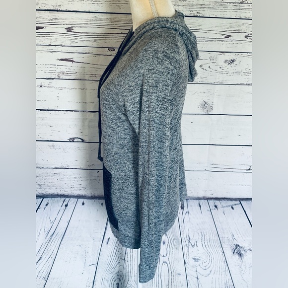 Women’s Small Sweater Hello Mello Gray Hooded Pockets Lightweight Soft Knit - Picture 8 of 11
